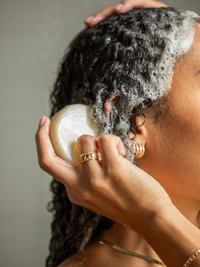 Sulfate-free shampoo bar for a healthy scalp and daily hair care.