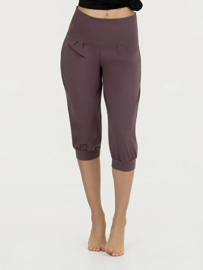 Urban Goddess Sukha Capri Yoga Pants - Berry